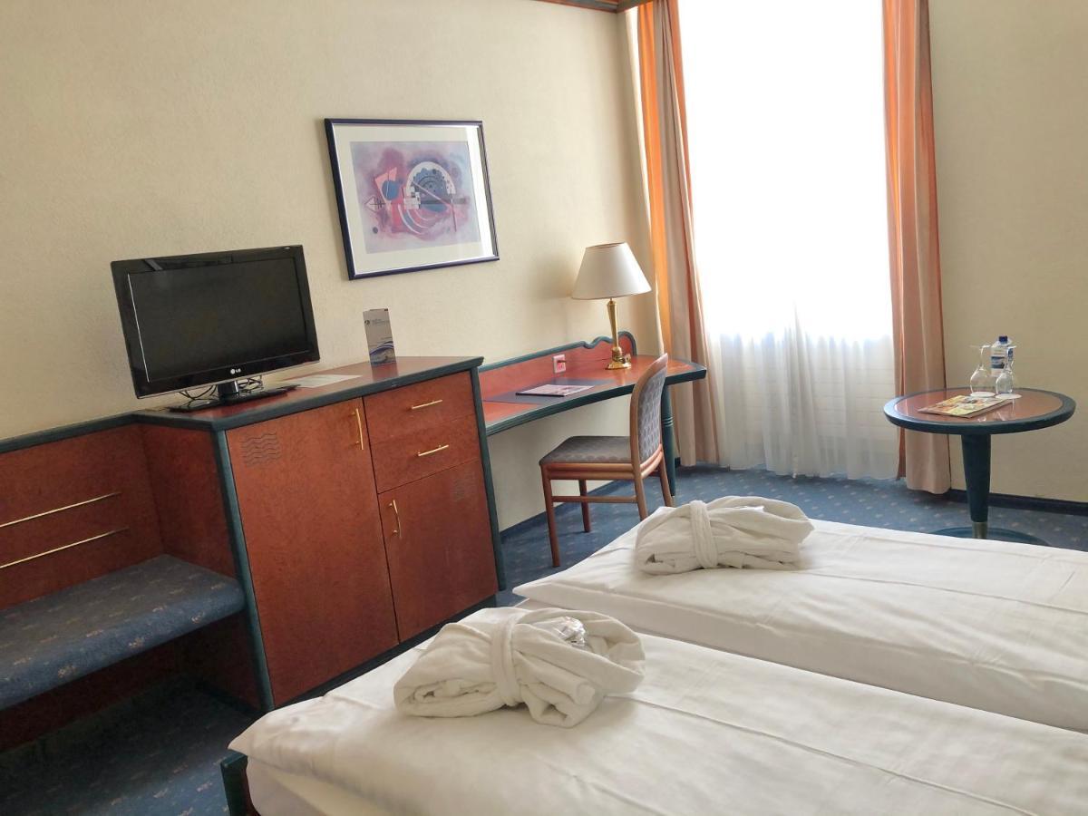 Thermal Hotels & Walliser Alpentherme Leukerbad Zewnętrze zdjęcie